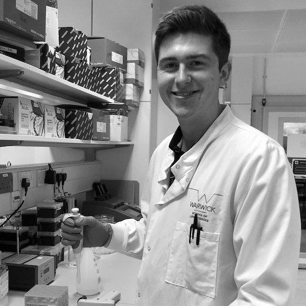 
JAMES SHELFORD
I am currently studying for a PhD on the <a href='https://warwick.ac.uk/fac/cross_fac/mibtp/'>MIBTP</a> programme, a BBSRC funded Doctoral Training Partnership between the University of Warwick, the University of Birmingham and the University of Leicester. I am interested in mitotic spindle stability and am currently investigating mechanisms for new microtubule nucleation in the mitotic spindle, supervised by Steve Royle and co-supervised by <a href='http://www.astbury.leeds.ac.uk/people/staff/staffpage.php?StaffID=RWB'>Richard Bayliss</a>. 
Prior to starting my PhD I studied Biochemistry at the University of Warwick pursuing a fourth year research project on the functionality of lignocellulosic degrading enzymes in fungi.

ORCiD: <a href='https://orcid.org/0000-0002-4546-9844'>0000-0002-4546-9844</a>
LinkedIn: <a href='https://www.linkedin.com/in/james-shelford-246a08161/'>Link</a>